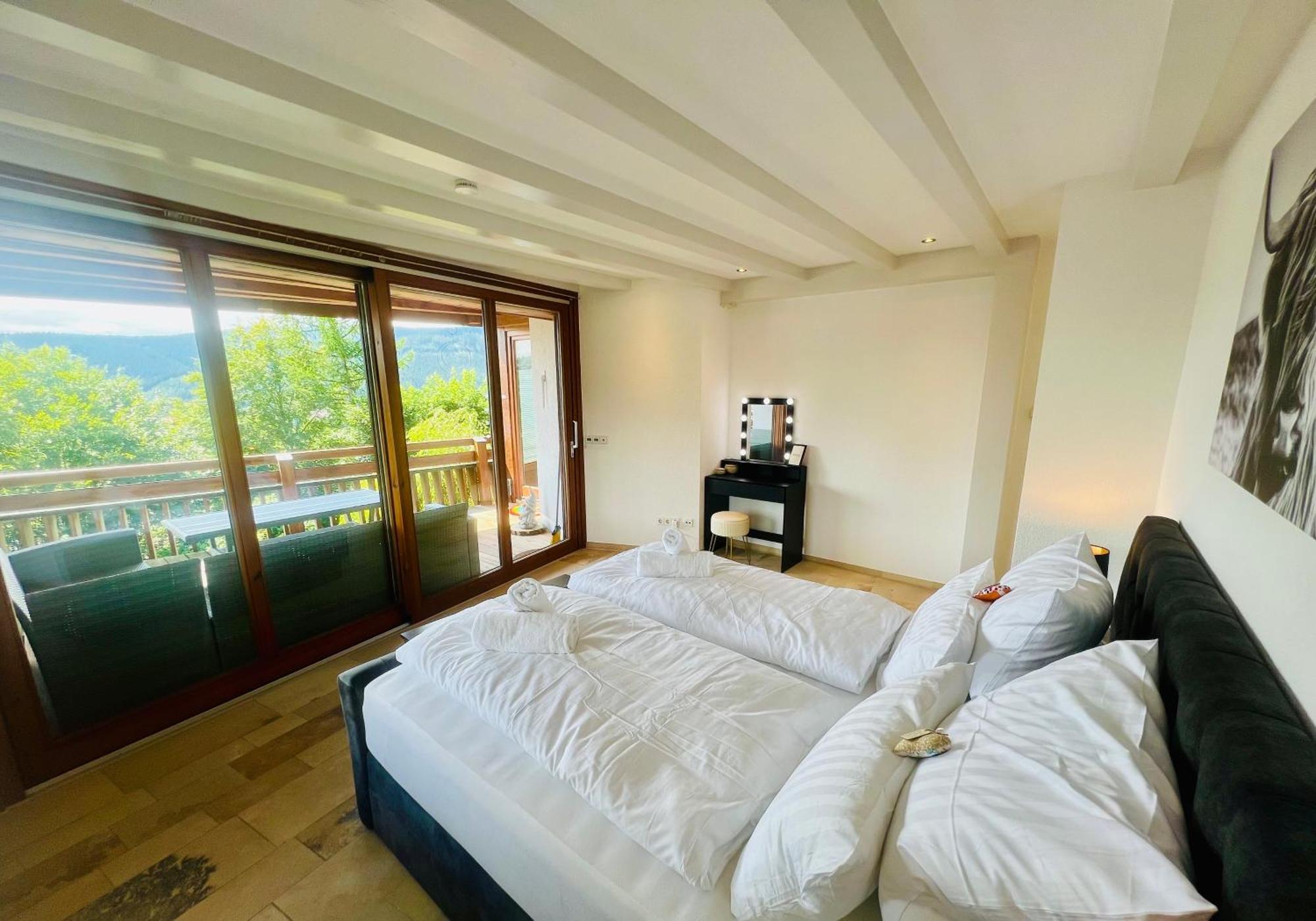 Panoramablick Mit Privatparkplatz, 2 Balkone Und 1,5 Baeder