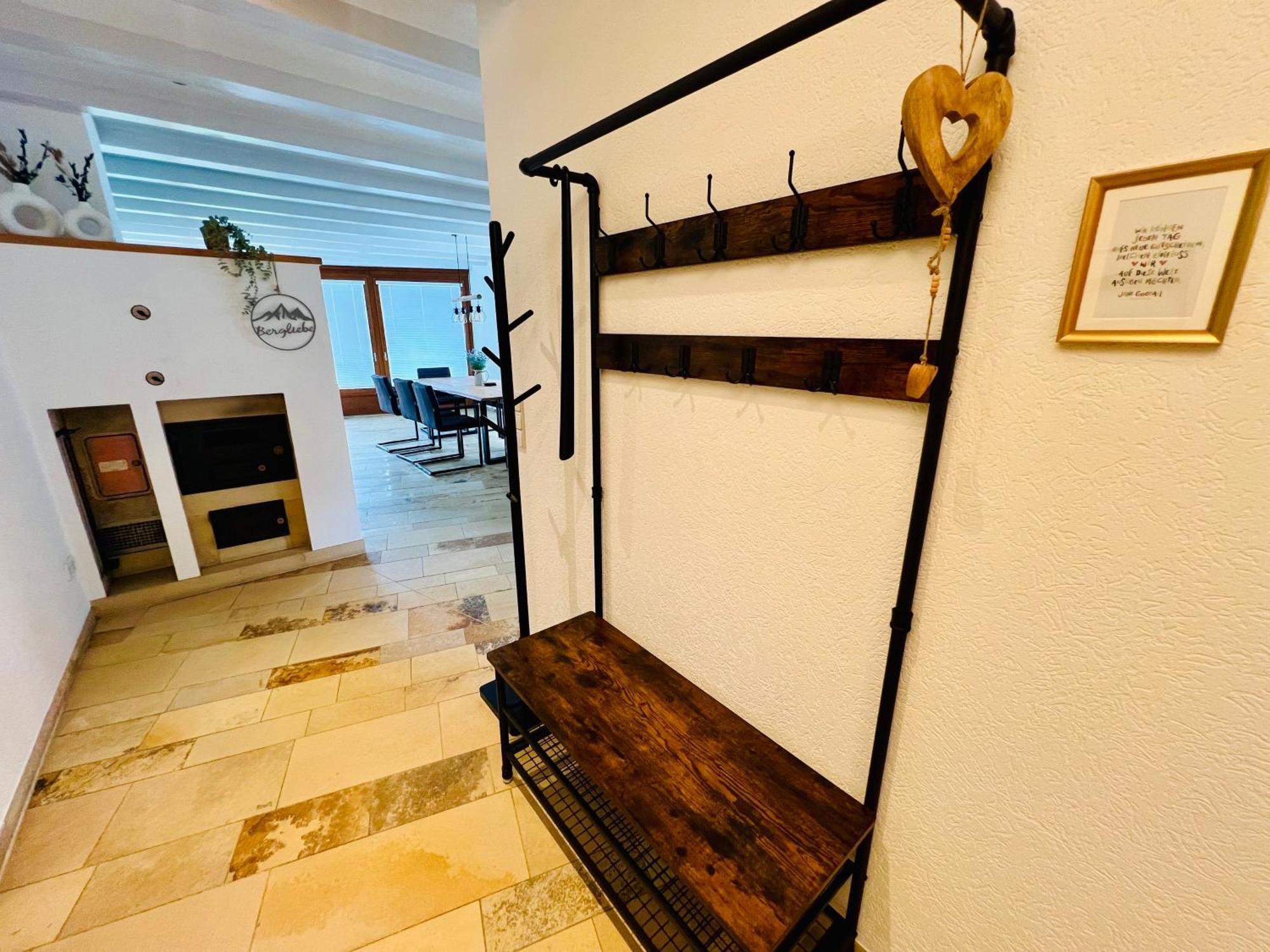 Panoramablick Mit Privatparkplatz, 2 Balkone Und 1,5 Baeder