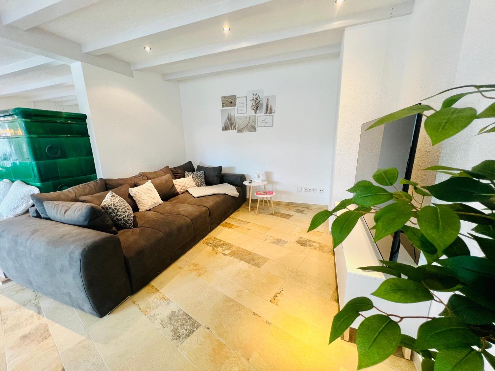 Apartment Panoramablick Mit Privatparkplatz, 2 Balkone Und 1,5 Baeder *