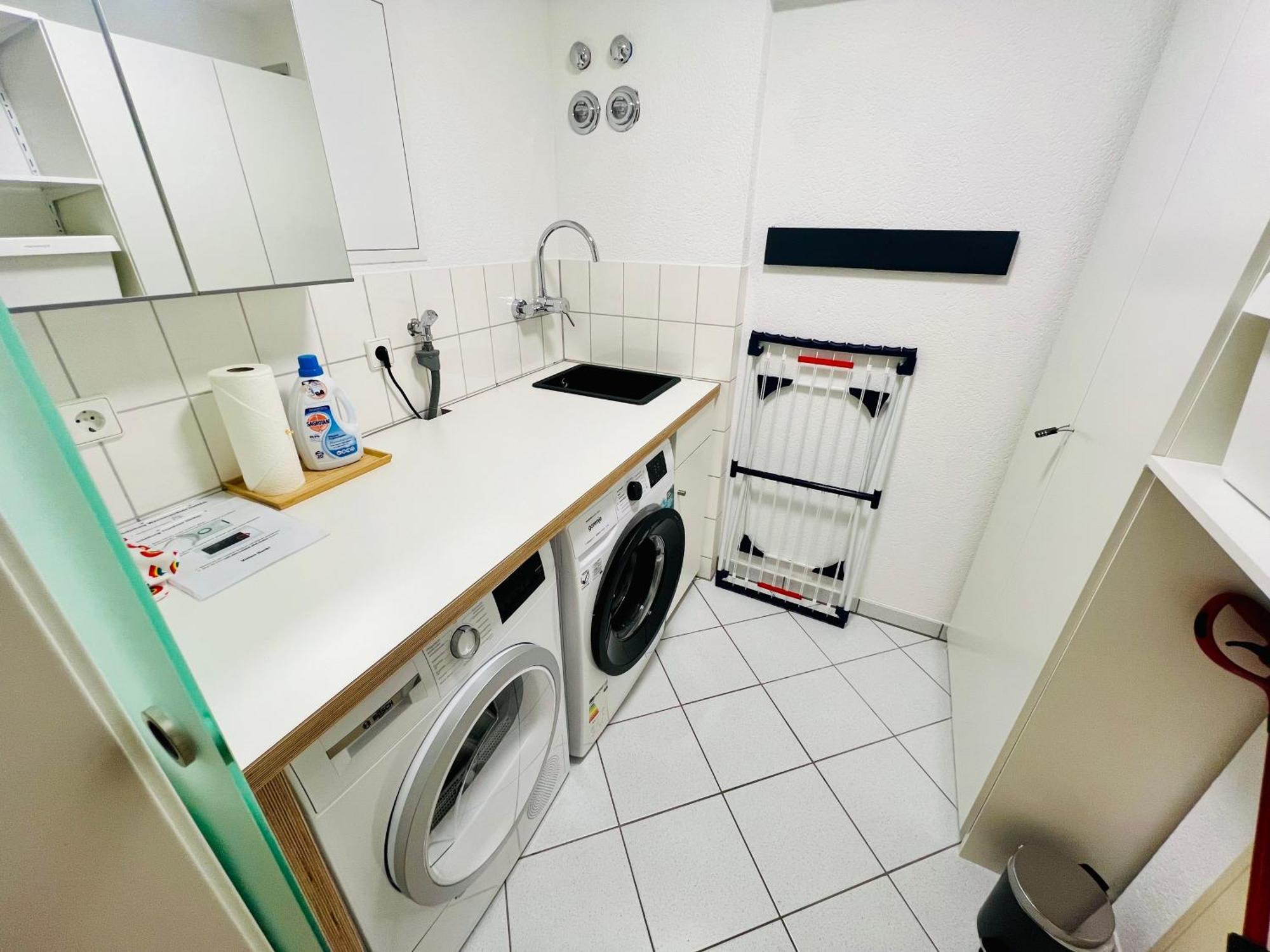 Panoramablick Mit Privatparkplatz, 2 Balkone Und 1,5 Baeder