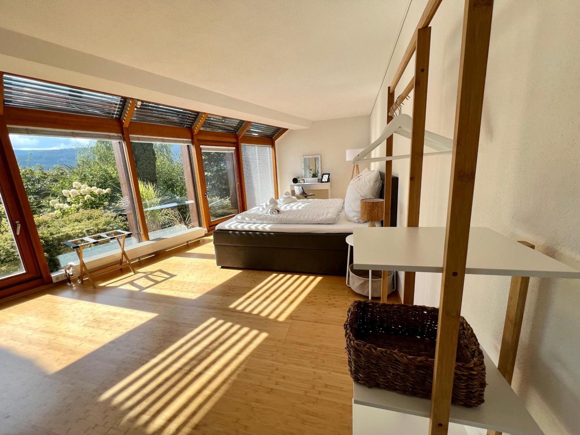 Panoramablick Mit Privatparkplatz, 2 Balkone Und 1,5 Baeder Apartment