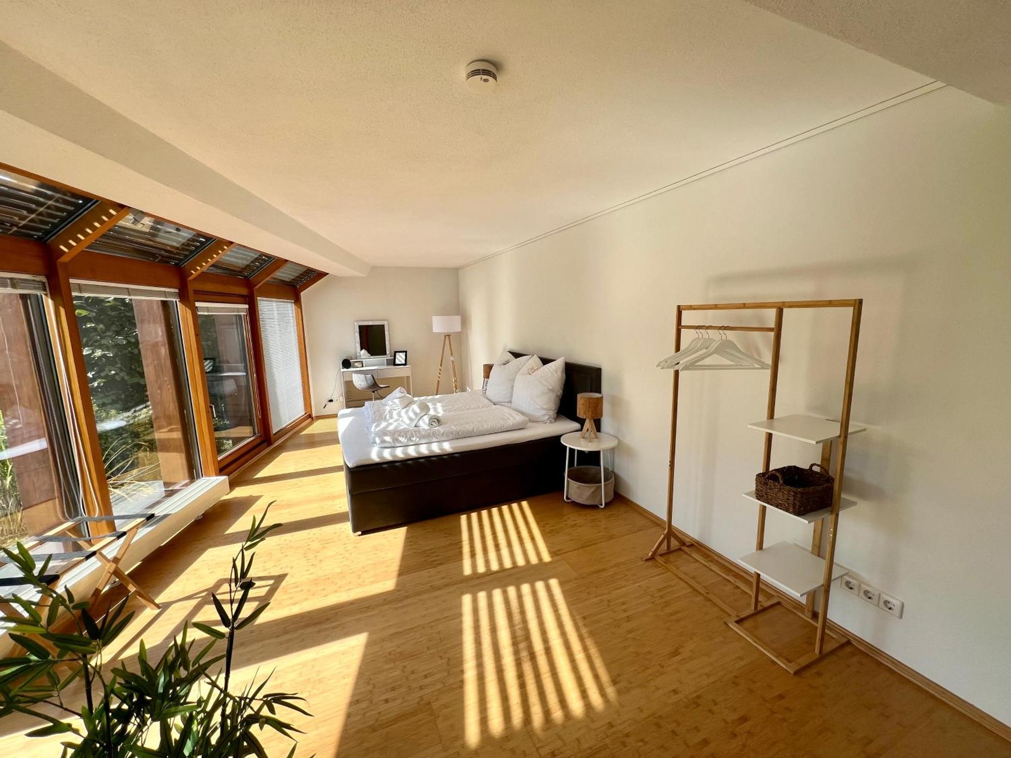 Panoramablick Mit Privatparkplatz, 2 Balkone Und 1,5 Baeder